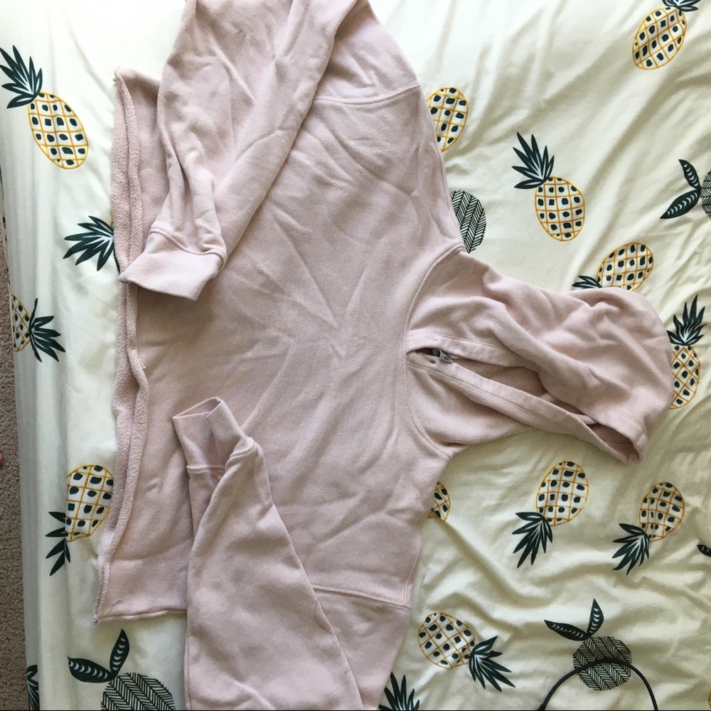 cropped hoodie